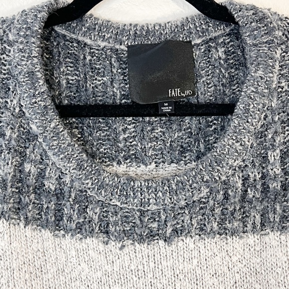 FATE by LFD Gray & White Bell Bottom Sleeve Crew Neck Sweater, Size M - Picture 3 of 6